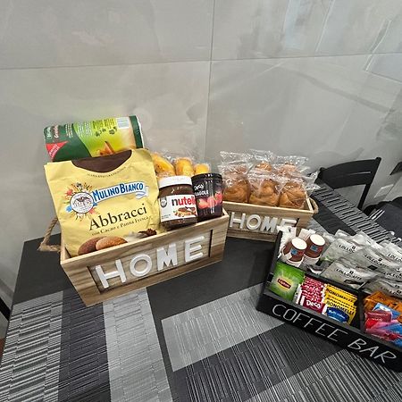 Louis Helen Apartment Napoli Bagian luar foto
