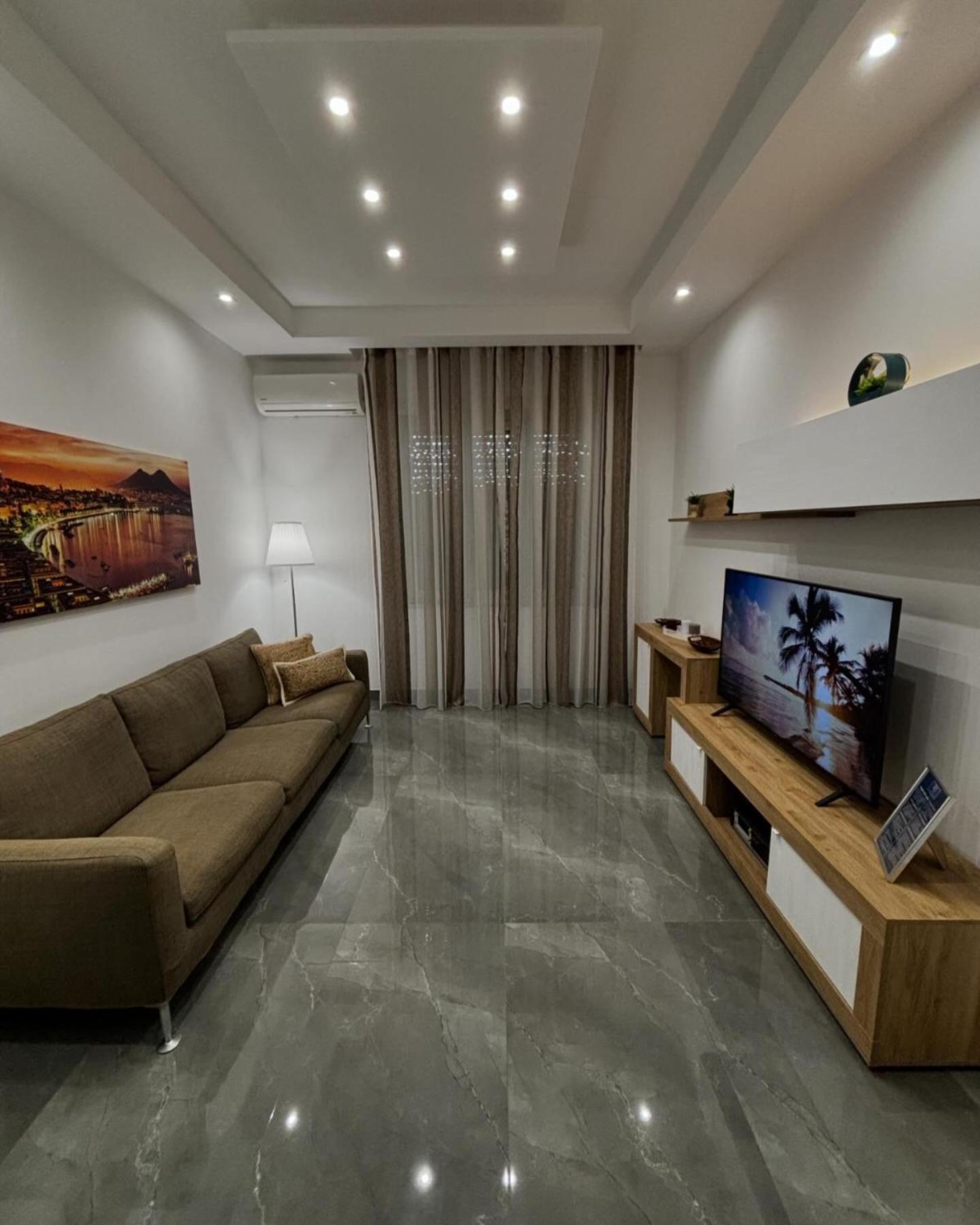 Louis Helen Apartment Napoli Bagian luar foto