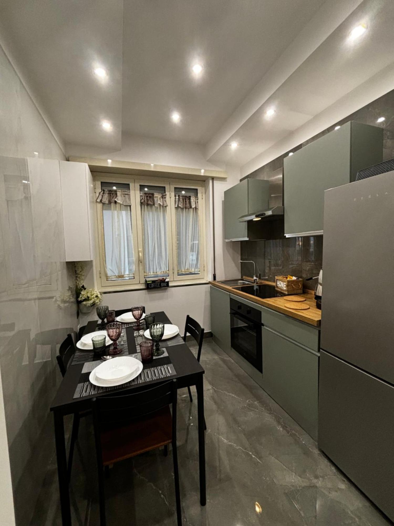 Louis Helen Apartment Napoli Bagian luar foto