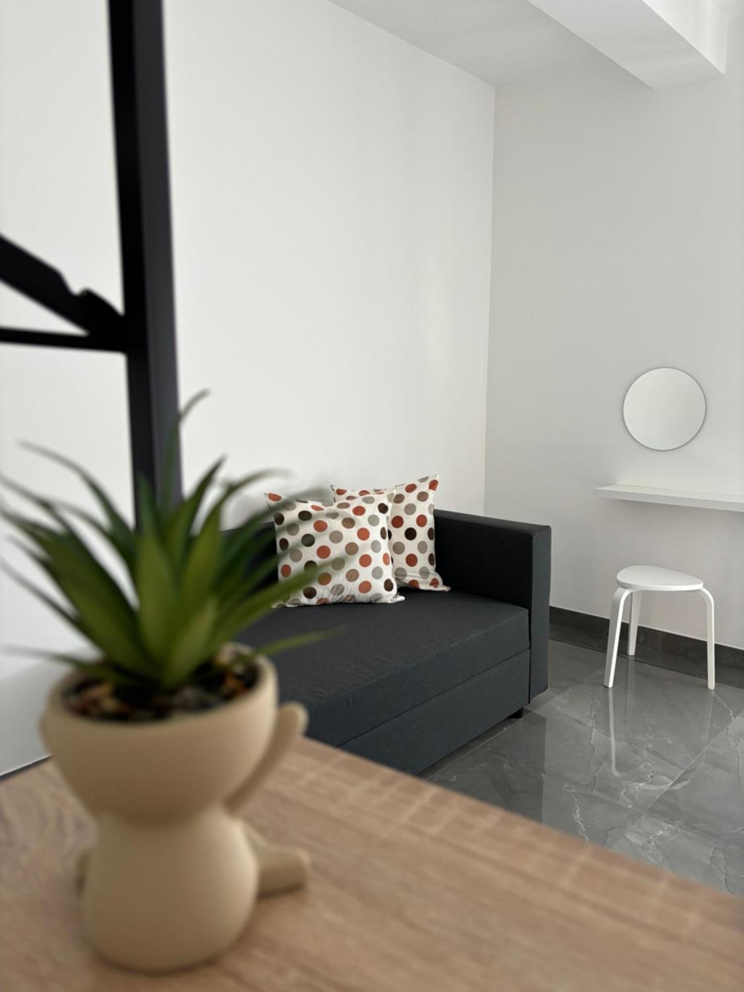 Louis Helen Apartment Napoli Bagian luar foto