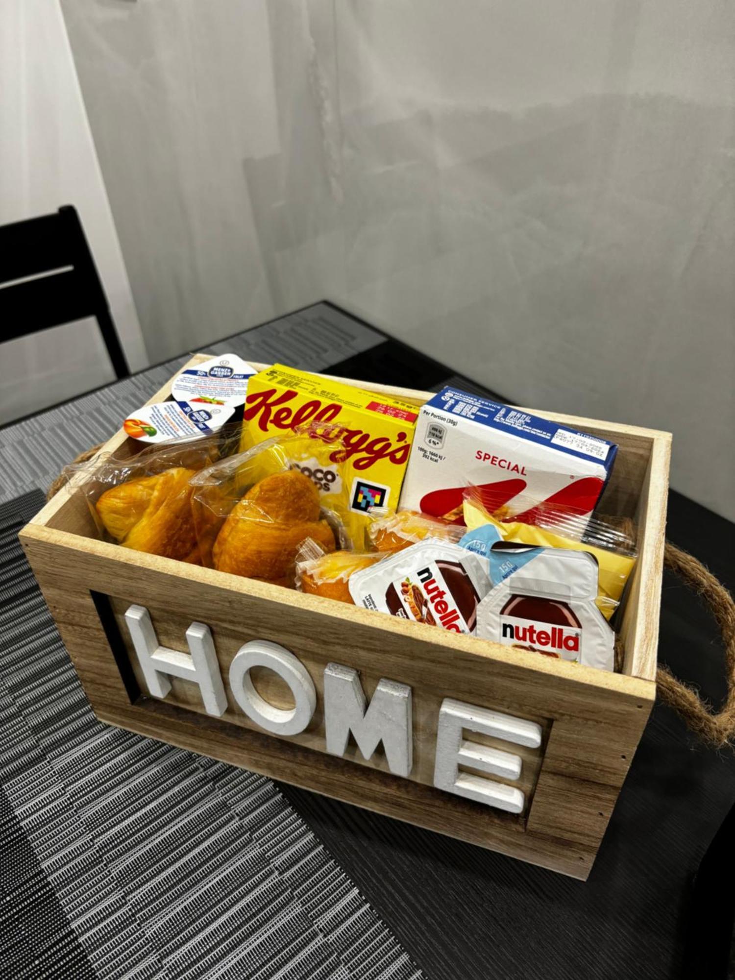 Louis Helen Apartment Napoli Bagian luar foto