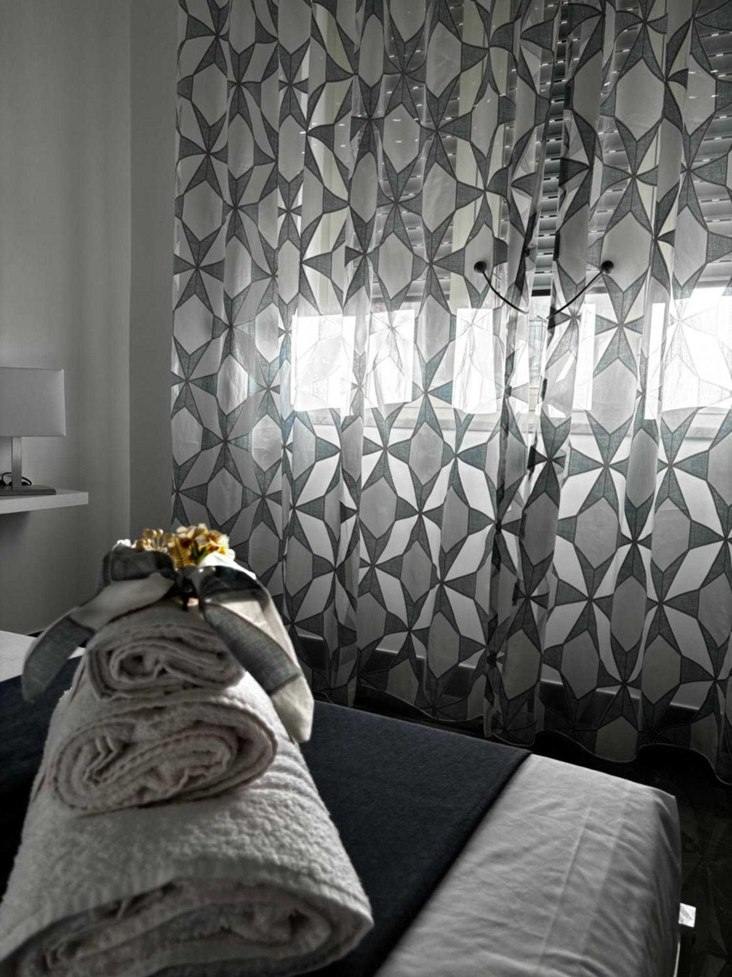 Louis Helen Apartment Napoli Bagian luar foto